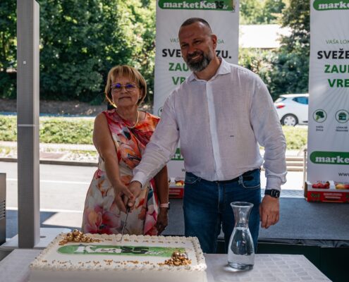 FOTO Blaž Lah_Silva Koželj in Marek Bodynek ob razrezu torte_editJV